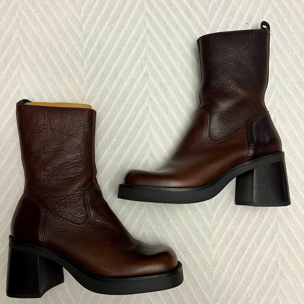 Vintage chunky platform 90s y2k boots